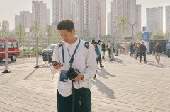 蓉城与申花1-1平局：蓉城球迷欢呼，球队战术与团队风采闪耀